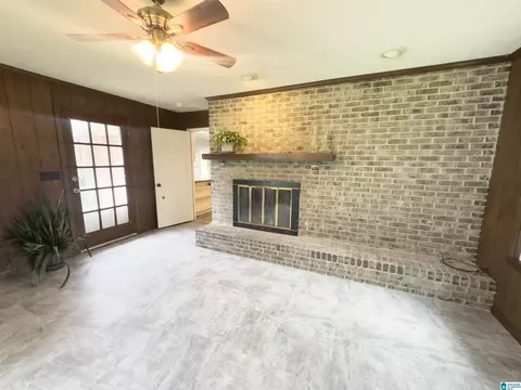 Living - 803 3rd St N, Clanton, AL 35045 photo 3 of 3
