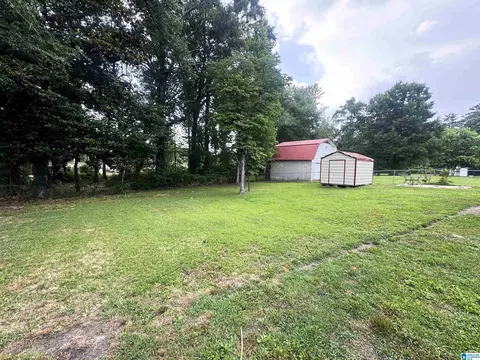 Exterior - 803 3rd St N, Clanton, AL 35045 photo 2 of 2