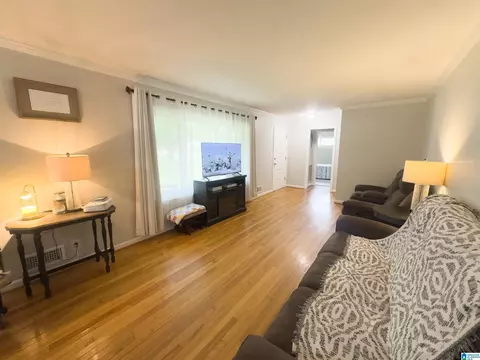 Living - 803 3rd St N, Clanton, AL 35045 photo 2 of 3
