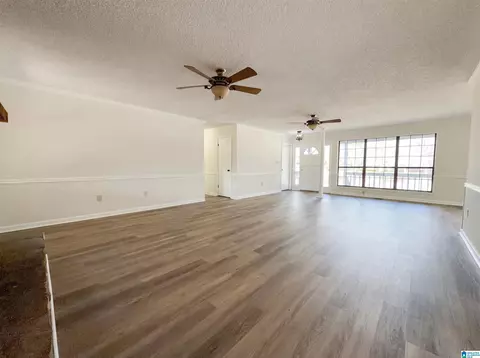 Living - 800 Thomas Dr, Mount Olive, AL 35117 photo 3 of 4