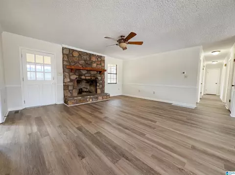 Living - 800 Thomas Dr, Mount Olive, AL 35117 photo 1 of 4