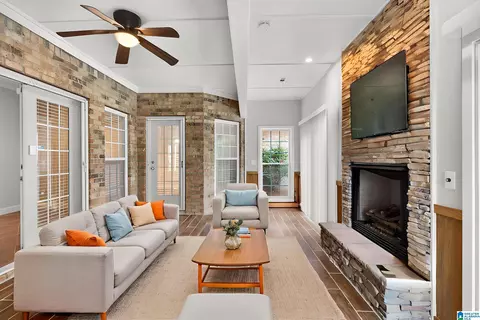 150 Blackstone Ct, Chelsea, AL 35043