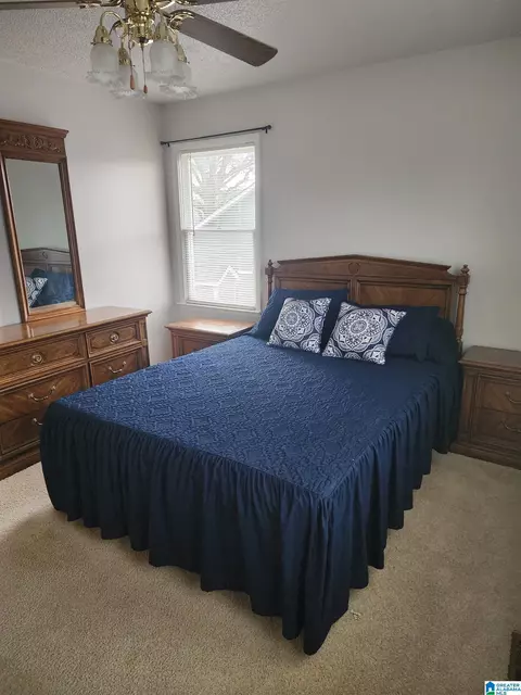 Bedroom - 648 Coves Point Dr, Riverside, AL 35135 photo 5 of 10