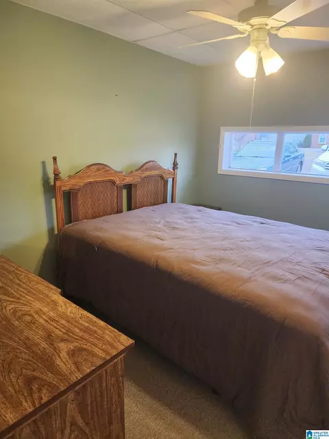Bedroom - 648 Coves Point Dr, Riverside, AL 35135 photo 7 of 10