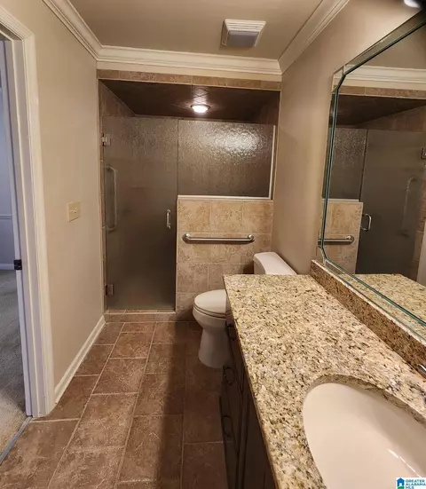 Bath - 648 Coves Point Dr, Riverside, AL 35135 photo 4 of 10