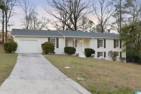 1222 Falling Star Ln, Alabaster, AL 35007