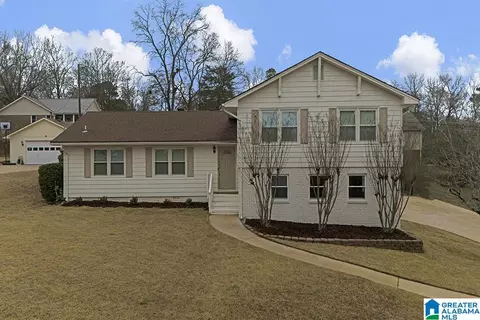 2404 Jamestown Dr, Hoover, AL 35226