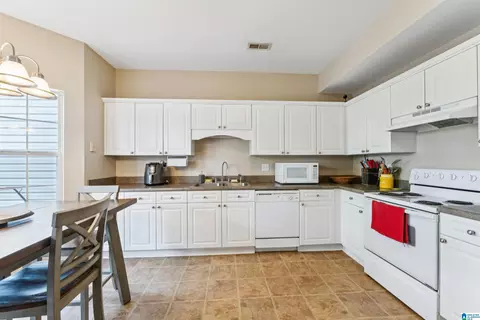 Kitchen - 72 Park Dr S, Clanton, AL 35045 photo 1 of 4