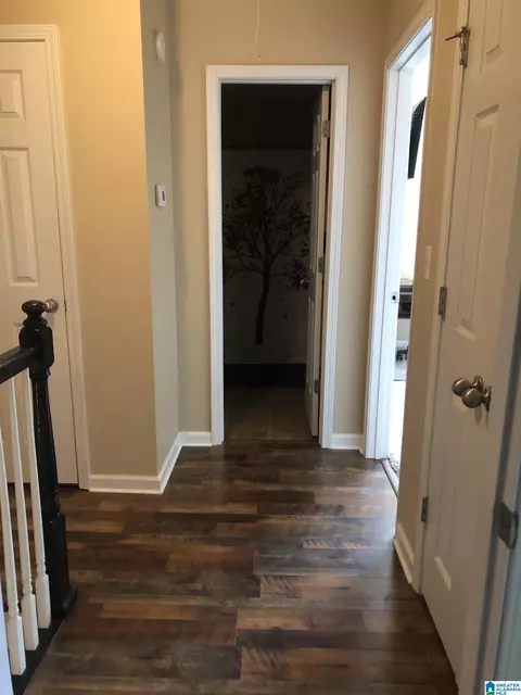 Entry Way - 72 Park Dr S, Clanton, AL 35045 photo 6 of 8