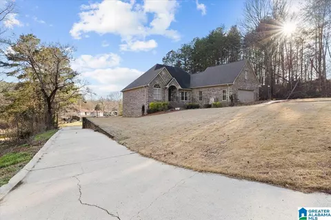 836 Lakeshore Ln, Oneonta, AL 35121