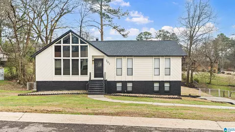 207 11th Pl, Pleasant Grove, AL 35127