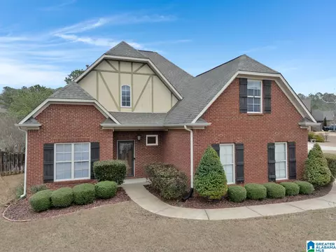 401 River Oaks Ln, Helena, AL 35080