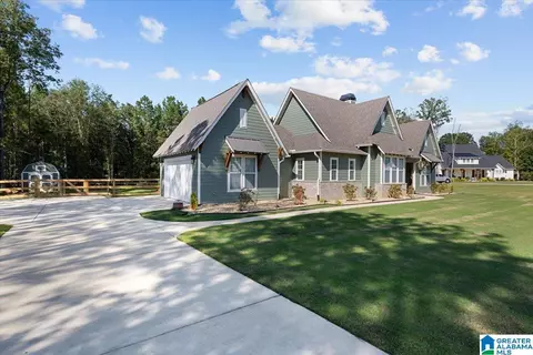 425 Stonewood Trl, Springville, AL 35146