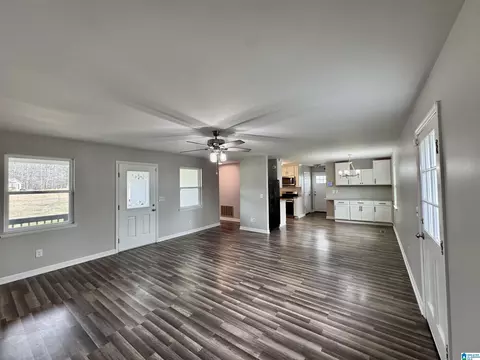 Living - 110 Justice Rd, Warrior, AL 35180 photo 3 of 10