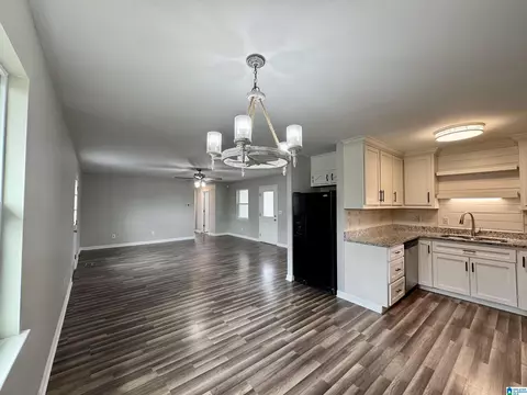 Living - 110 Justice Rd, Warrior, AL 35180 photo 7 of 10