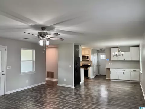 Living - 110 Justice Rd, Warrior, AL 35180 photo 4 of 10