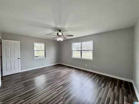 Living - 110 Justice Rd, Warrior, AL 35180 photo 9 of 10