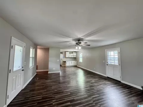 Living - 110 Justice Rd, Warrior, AL 35180 photo 2 of 10