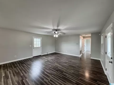 Living - 110 Justice Rd, Warrior, AL 35180 photo 5 of 10