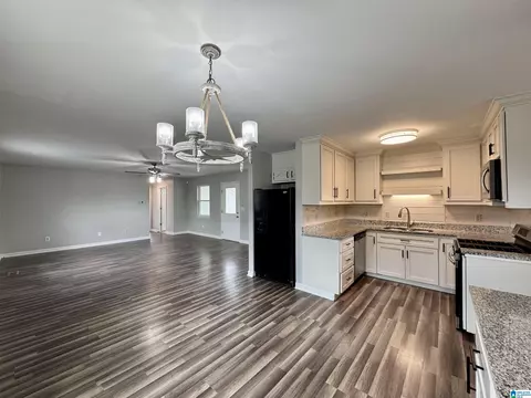 Living - 110 Justice Rd, Warrior, AL 35180 photo 6 of 10
