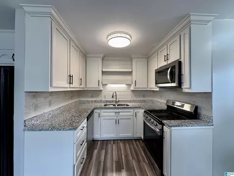 Kitchen - 110 Justice Rd, Warrior, AL 35180 photo 1 of 3