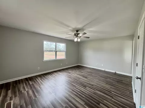 Living - 110 Justice Rd, Warrior, AL 35180 photo 8 of 10