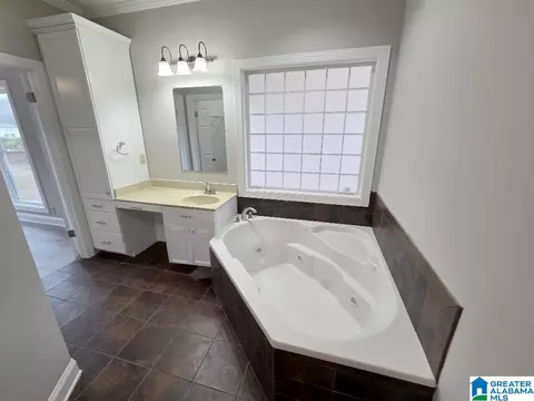 Bath - 35 Rutledge Dr, Jasper, AL 35504 photo 3 of 6