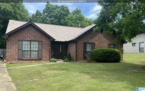 6125 Willow Glen Dr, Montgomery, AL 36117
