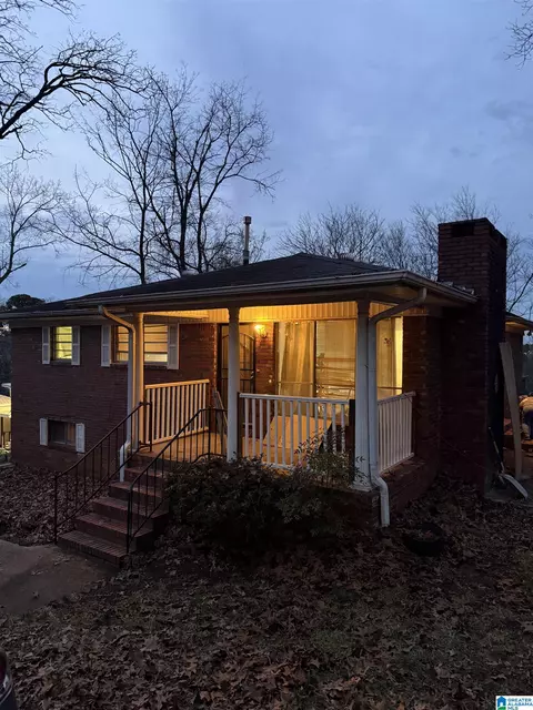 604 Overlook Dr, Midfield, AL 35228