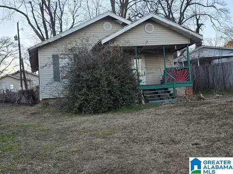 209 Bayview Dr, Adamsville, AL 35005