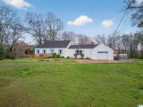 4842 Renfroe Rd, Talladega, AL 35160