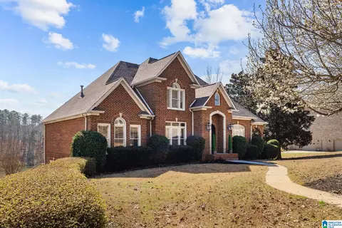 8707 Carrington Lake Rdg, Trussville, AL 35173