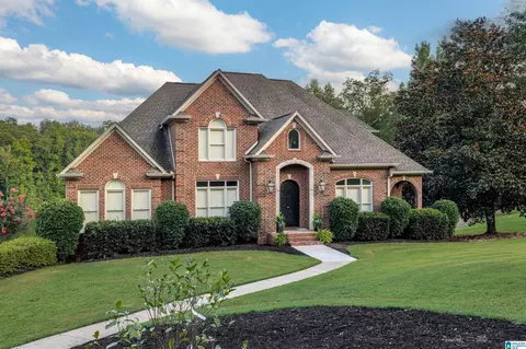 8707 Carrington Lake Rdg, Trussville, AL 35173