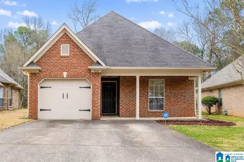 2079 Willow Glenn Dr, Birmingham, AL 35215
