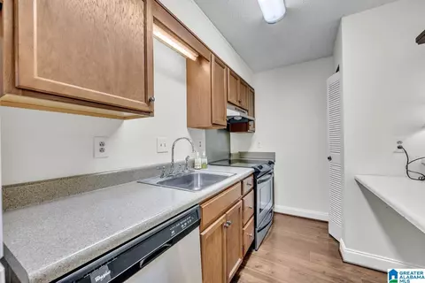 Kitchen - 411 Skyview Dr #E, Birmingham, AL 35209 photo 1 of 3