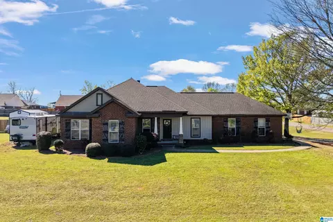 2465 Fox Ridge Dr, Prattville, AL 36067