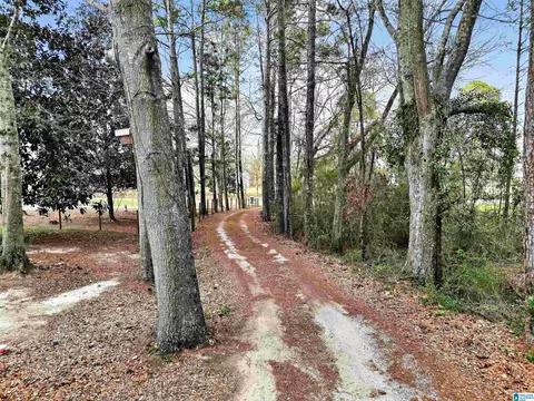 Exterior - 2240 Temple Rd, Clanton, AL 35046 photo 7 of 7