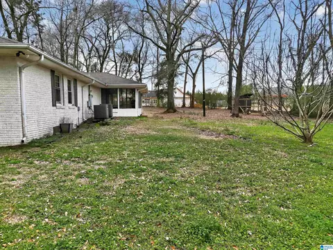 Exterior - 2240 Temple Rd, Clanton, AL 35046 photo 3 of 7