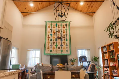 400 Merry Hill Rd, Sterrett, AL 35147