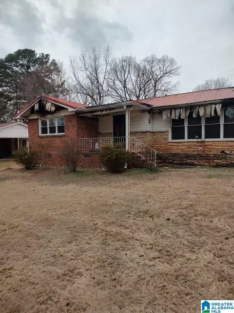 1212 Robertson Rd, Anniston, AL 36207