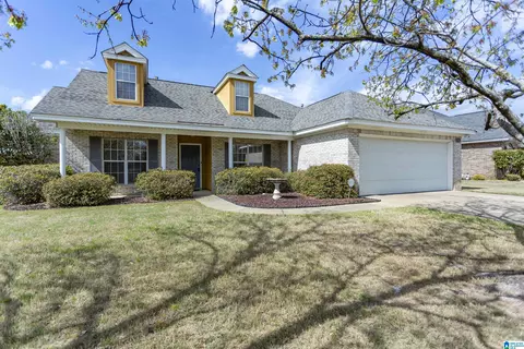 1711 Meadowbrook Dr, Prattville, AL 36066