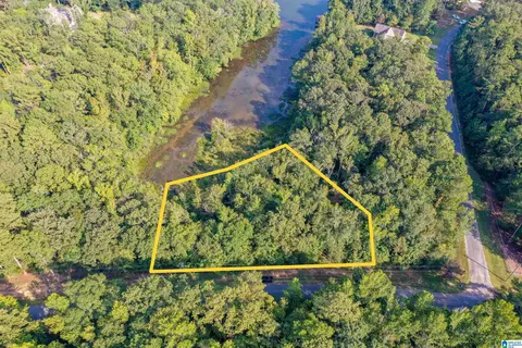 9 General Jackson Memorial Dr #9, Sylacauga, AL 35151