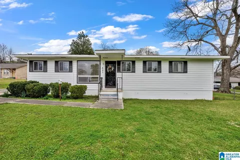 641 Pineywood Rd, Gardendale, AL 35071