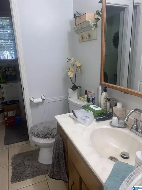 Bath - 56 Glen Dr, Thorsby, AL 35171 photo 1 of 1