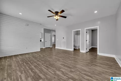 Entry Way - 235 White Oak Loop, Cullman, AL 35057 photo 1 of 2