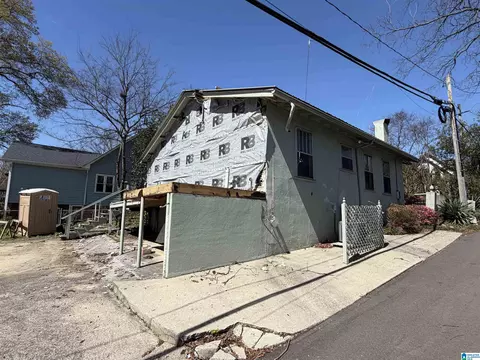 1513 Oxmoor Rd, Homewood, AL 35209