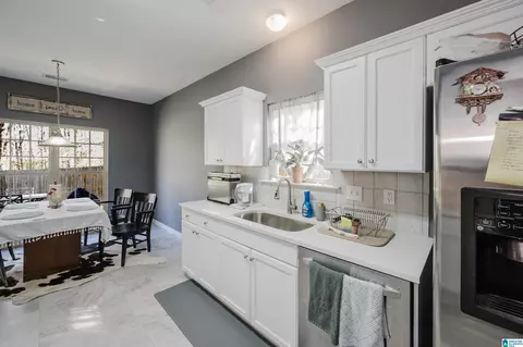 Kitchen - 1143 Eagle Dr, Maylene, AL 35114 photo 4 of 5