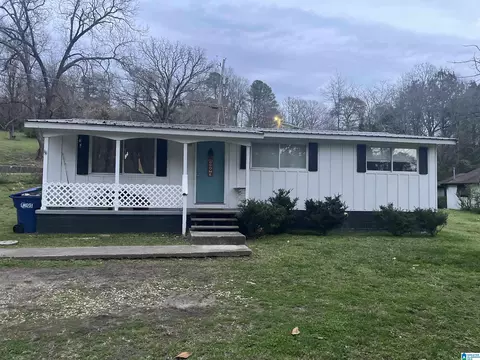 6015 Saks Rd, Anniston, AL 36206