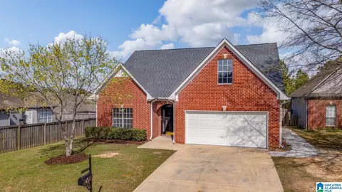 413 Waterford Dr, Calera, AL 35040