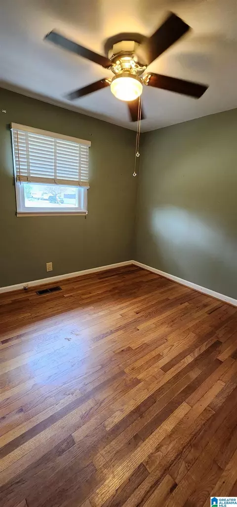 Bedroom - 33 Pine Cir, Oneonta, AL 35121 photo 2 of 2